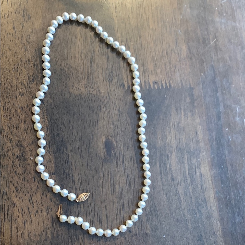 Elegant White Pearl Necklace